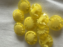 ŽLUTÉ knoflíky, á 1ks nebo balení 10ks   